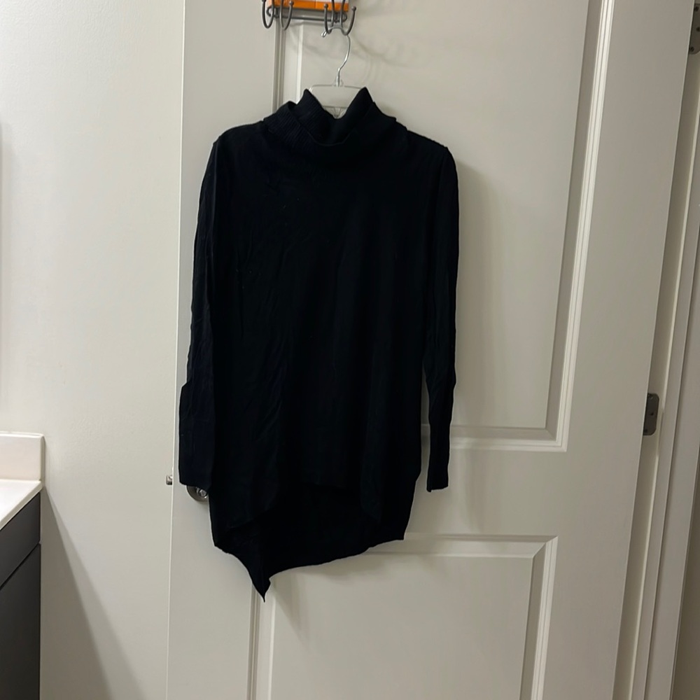 Tahari Women’s Handkerchief Turtleneck Tunic Sweater Size L